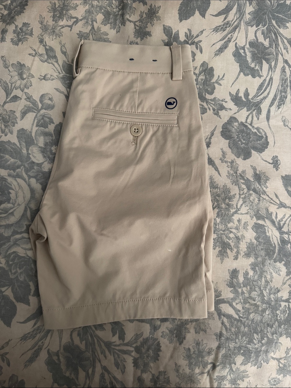 Vineyard Vines Men's Beige Flat Front Performance Shorts